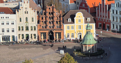 Foto der Wasserkunst auf dem Marktplatz von Wismar